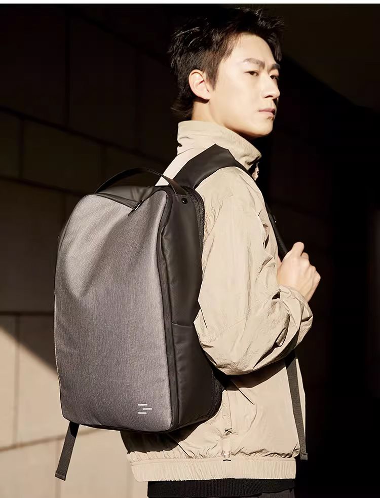 日本Sanwa簡約大容量防潑水耐磨輕量背囊